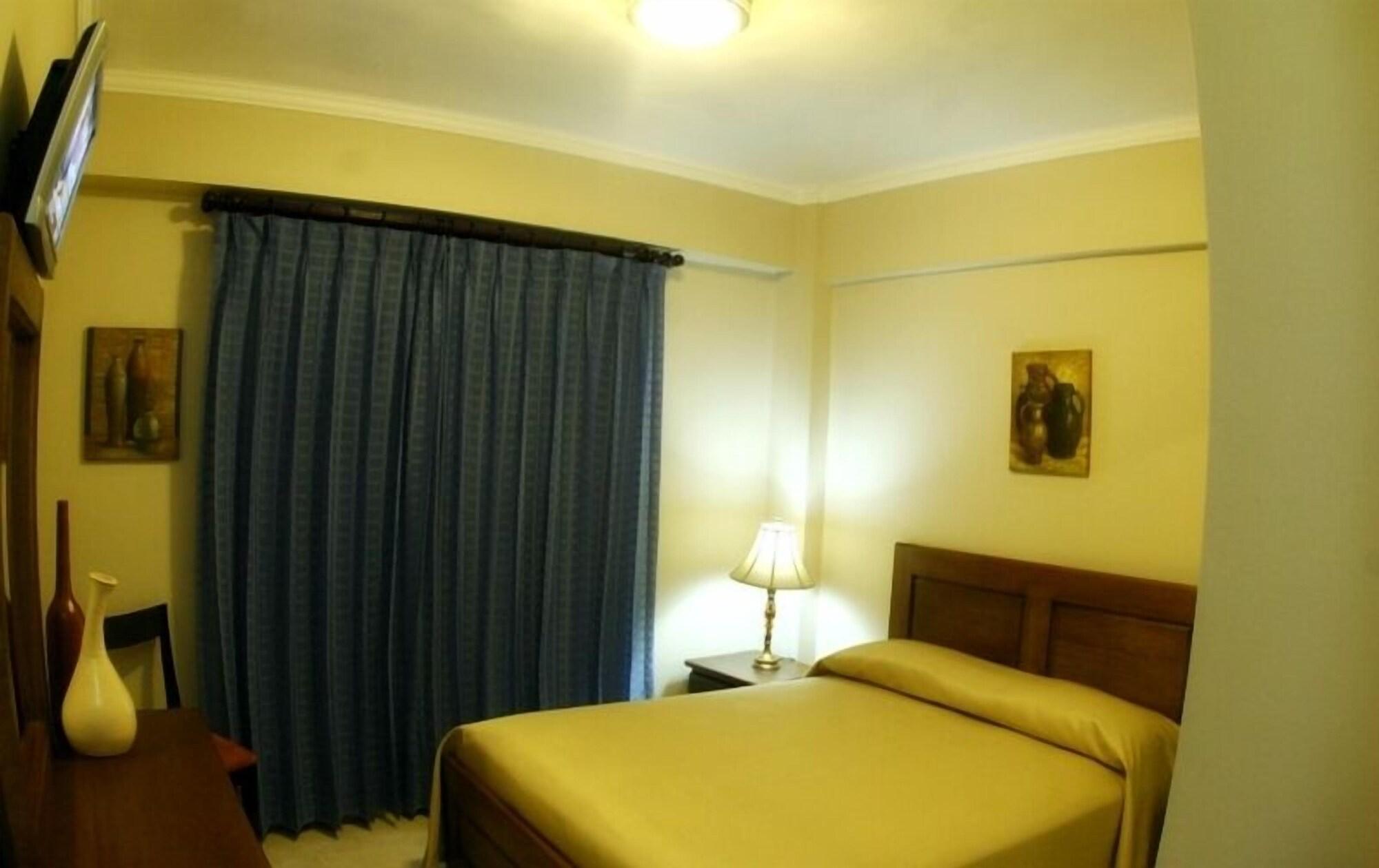 Hotel Century Plaza Сантьяго-де-лос-Кабальерос Экстерьер фото