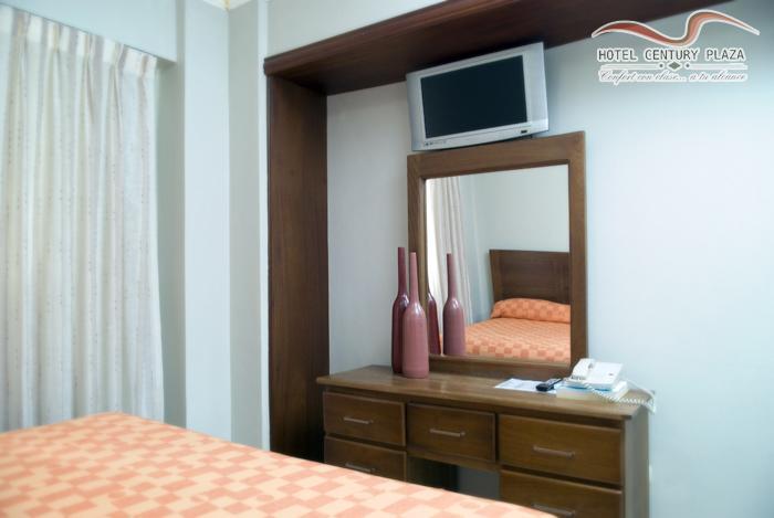 Hotel Century Plaza Сантьяго-де-лос-Кабальерос Экстерьер фото
